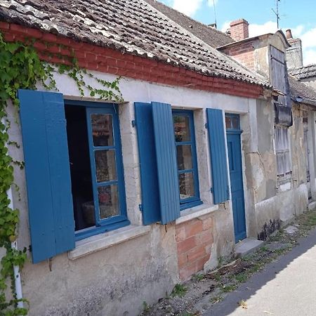 Petite Maison De Village Ygrande Eksteriør billede