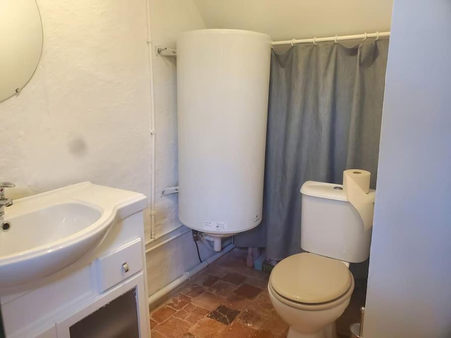 Petite Maison De Village Ygrande Eksteriør billede